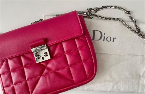 Exklusive Dior Taschen Mieten .